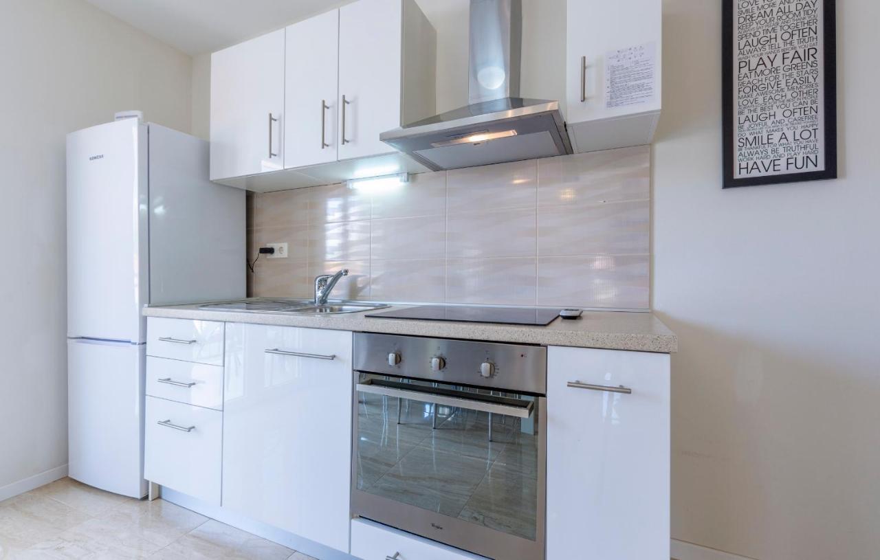 Apartments Listes Milna  Exterior photo