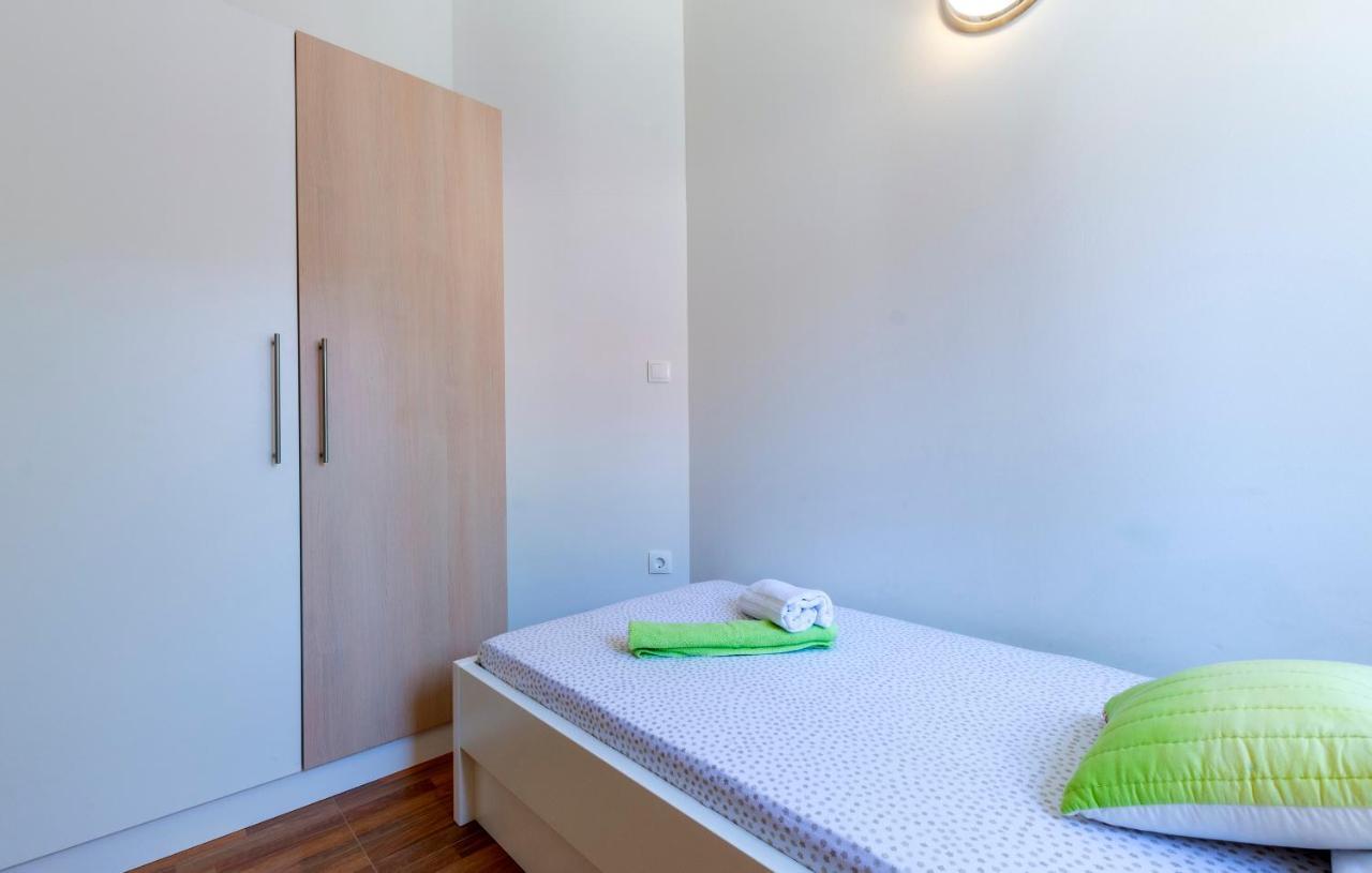 Apartments Listes Milna  Exterior photo
